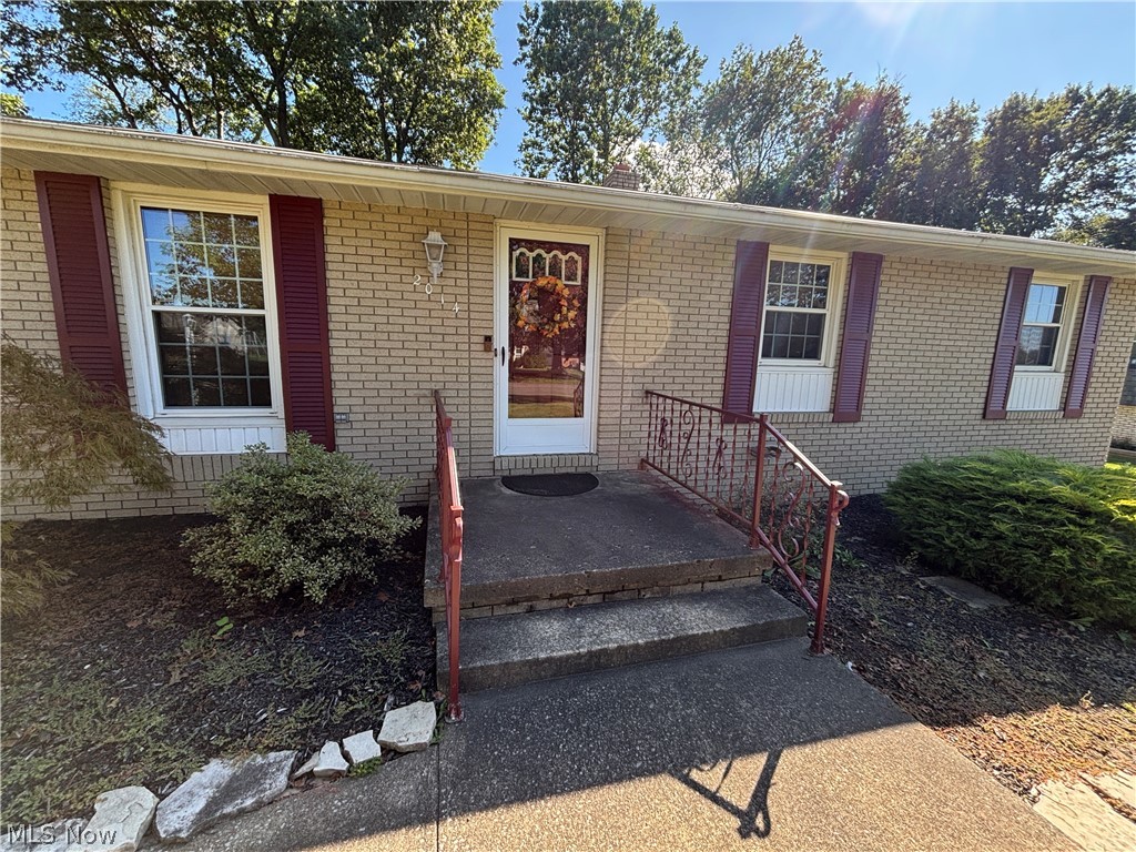 2014 Hillocke Street Louisville OH 44641