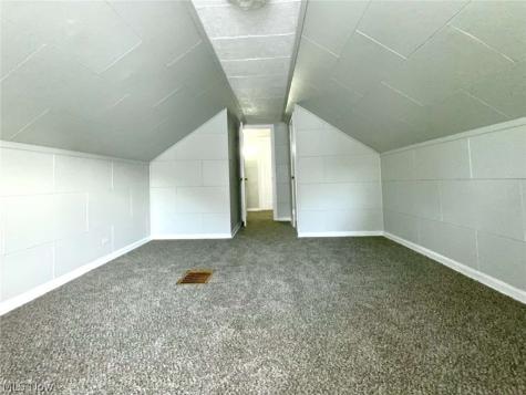 21491 Naumann Avenue Euclid OH 44123