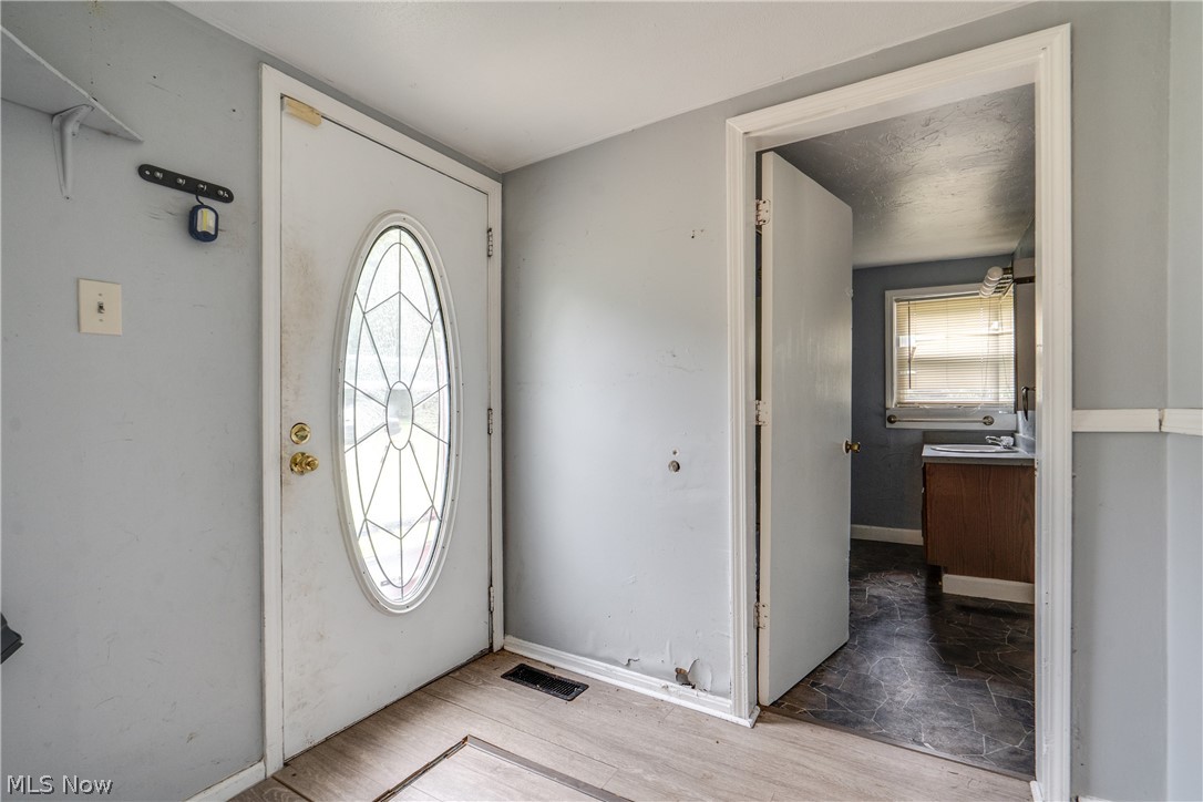 6285 Manchester Road Clinton OH 44216