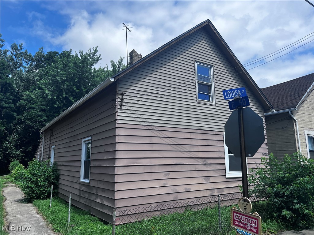 5003 Louisa Court Cleveland OH 44127