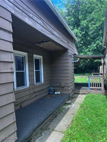 5003 Louisa Court Cleveland OH 44127