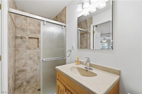5071 Evergreen Drive North Olmsted OH 44070