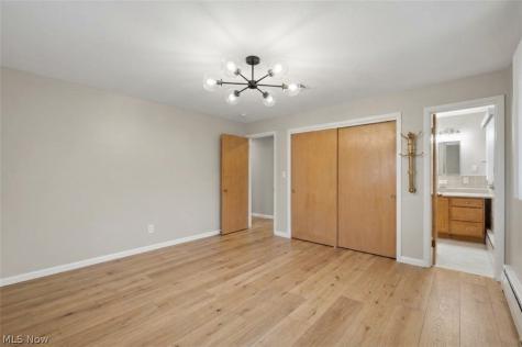 5071 Evergreen Drive North Olmsted OH 44070