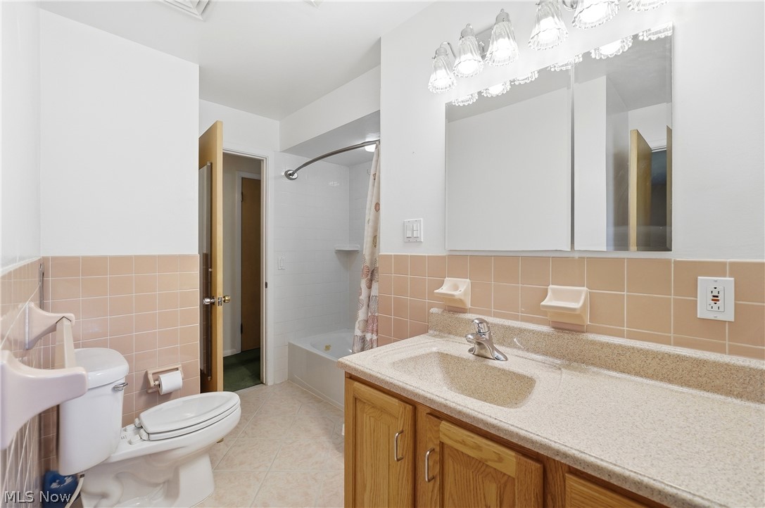 5071 Evergreen Drive North Olmsted OH 44070