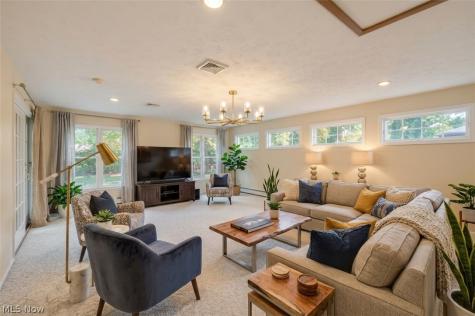 5071 Evergreen Drive North Olmsted OH 44070