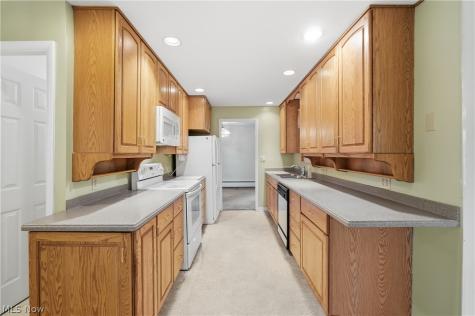 5071 Evergreen Drive North Olmsted OH 44070