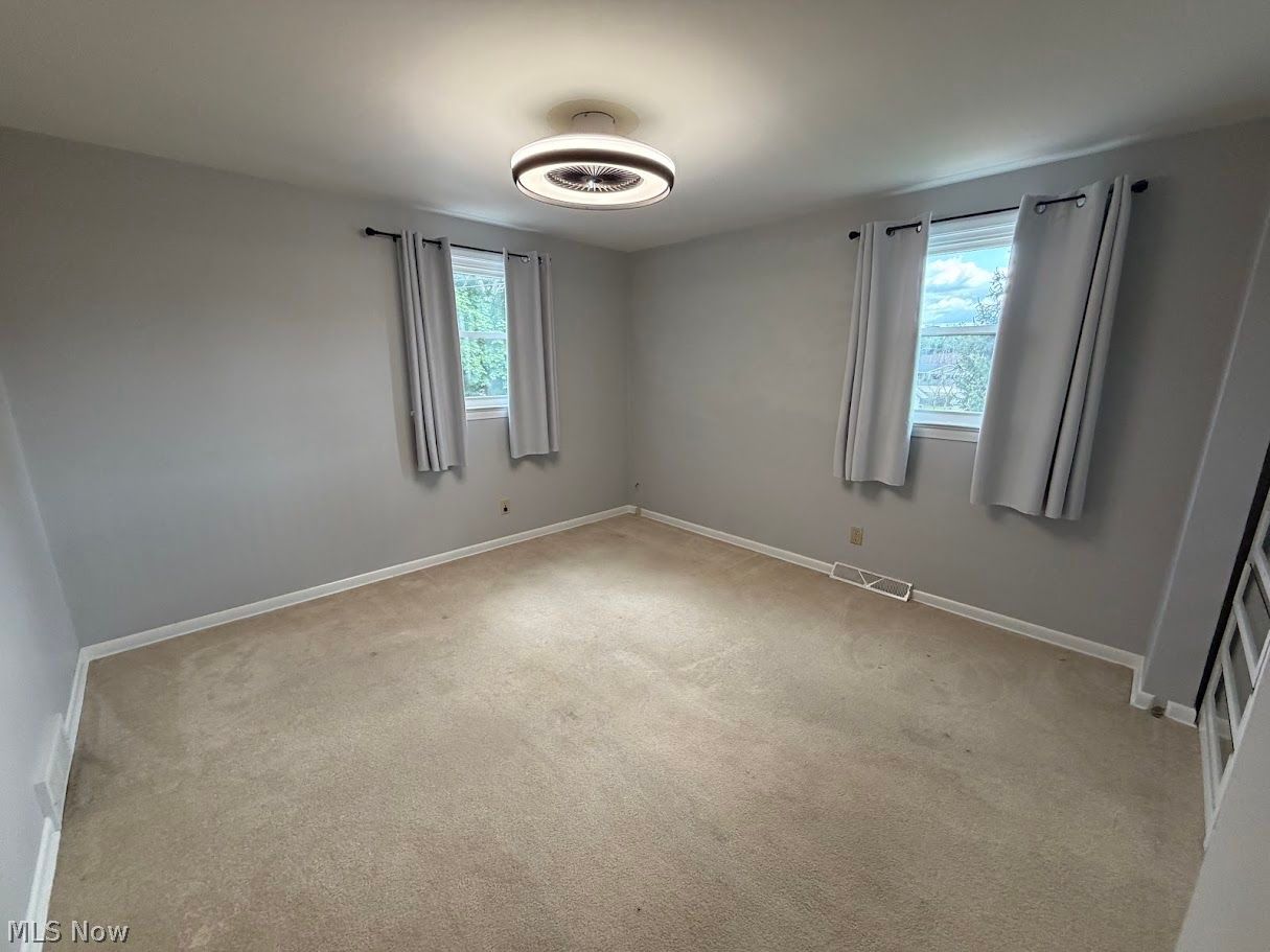 212 Colonial Avenue SE New Philadelphia OH 44663