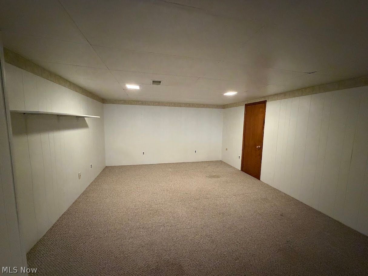 212 Colonial Avenue SE New Philadelphia OH 44663