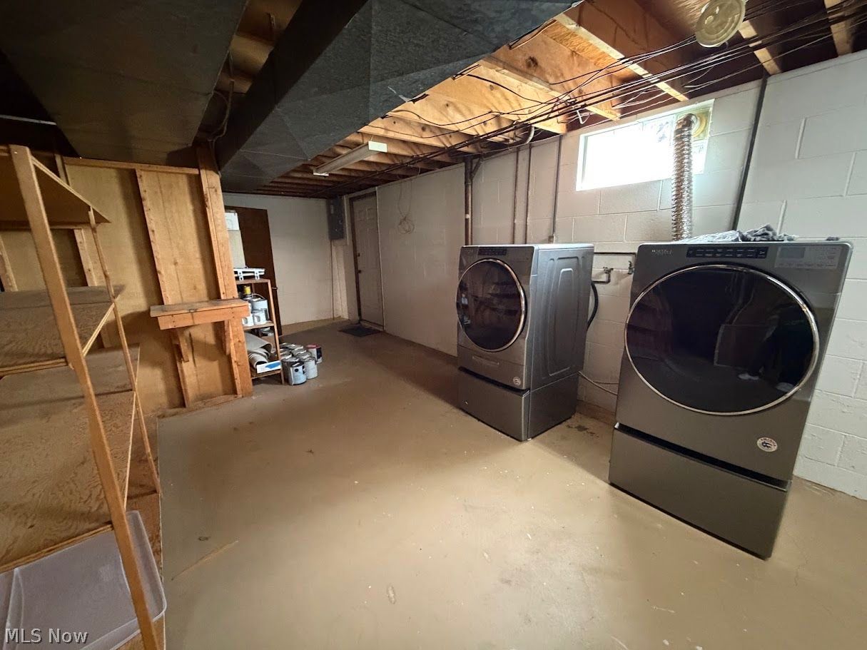 212 Colonial Avenue SE New Philadelphia OH 44663