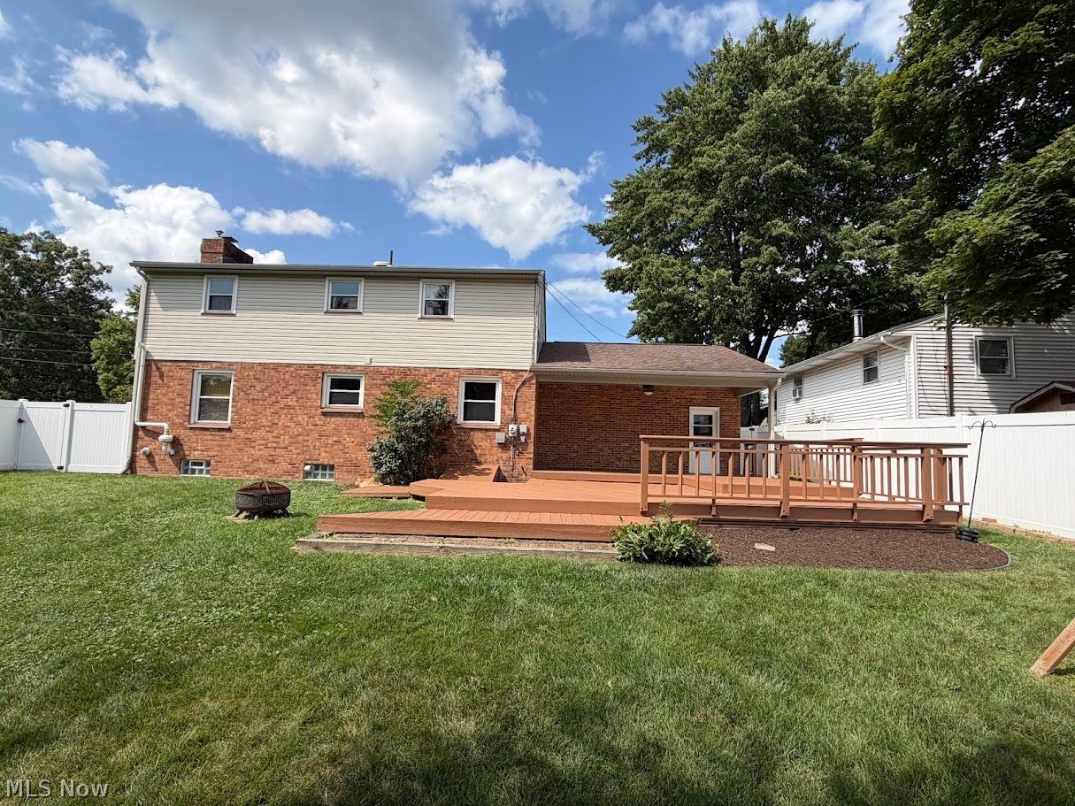 212 Colonial Avenue SE New Philadelphia OH 44663