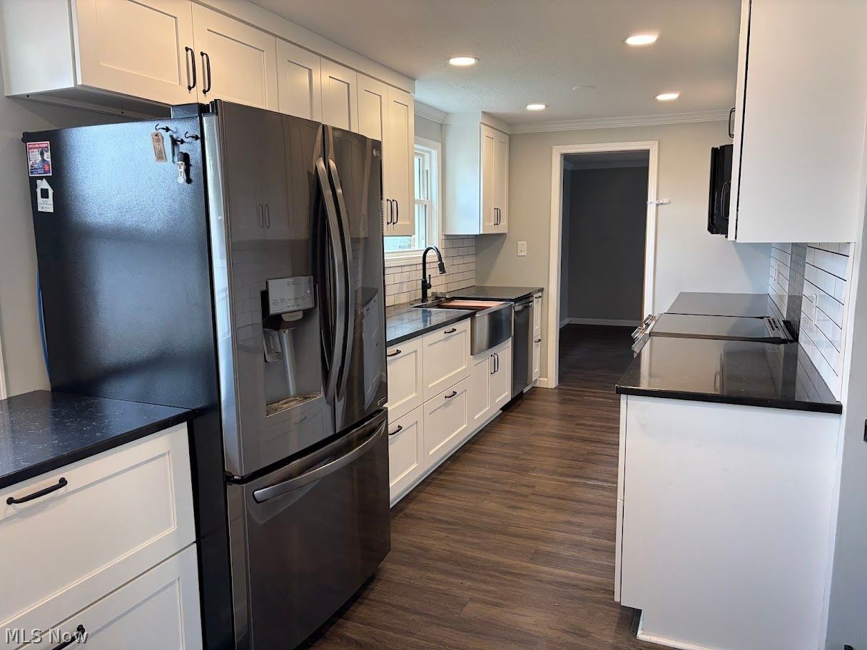 212 Colonial Avenue SE New Philadelphia OH 44663