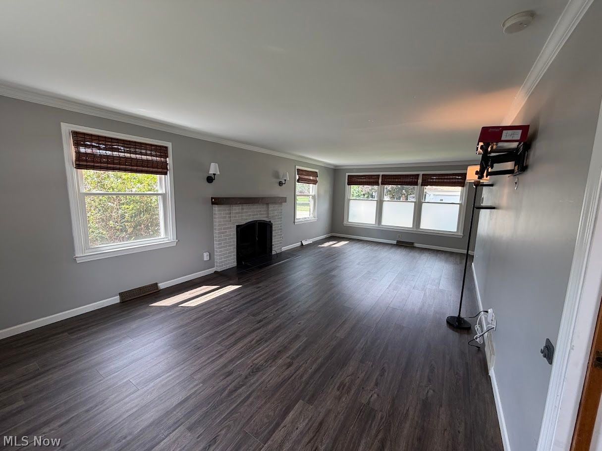 212 Colonial Avenue SE New Philadelphia OH 44663