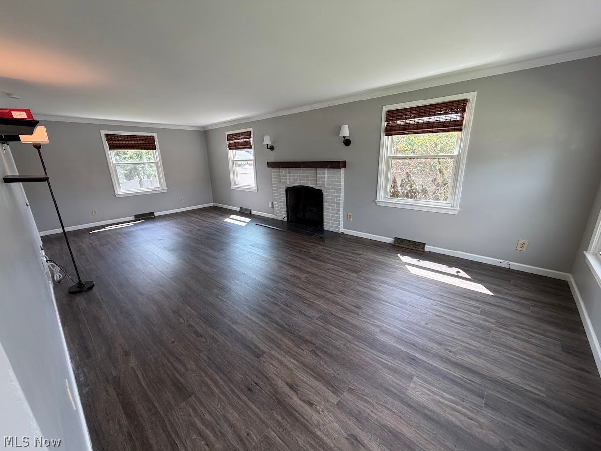 212 Colonial Avenue SE New Philadelphia OH 44663
