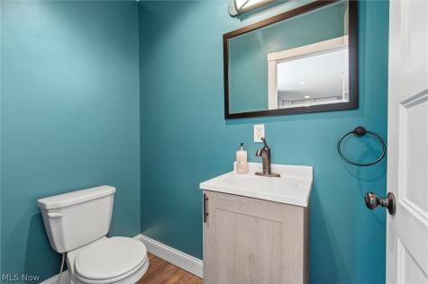 1909 W 74th Street Cleveland OH 44102
