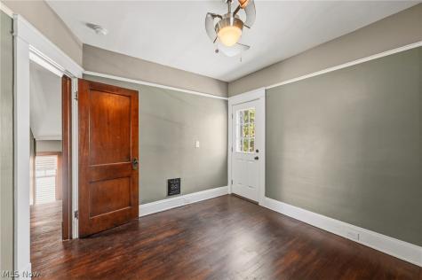 1909 W 74th Street Cleveland OH 44102