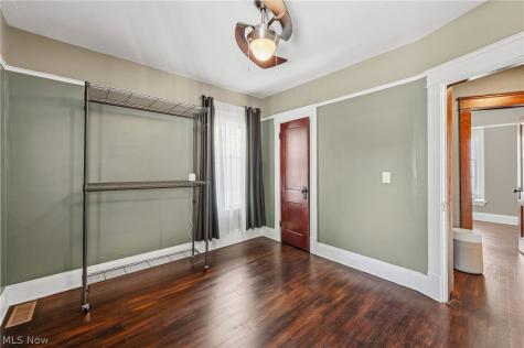 1909 W 74th Street Cleveland OH 44102