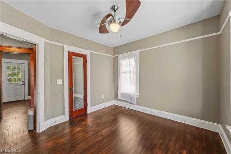 1909 W 74th Street Cleveland OH 44102
