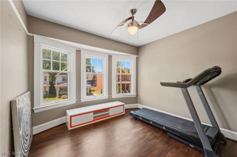 1909 W 74th Street Cleveland OH 44102
