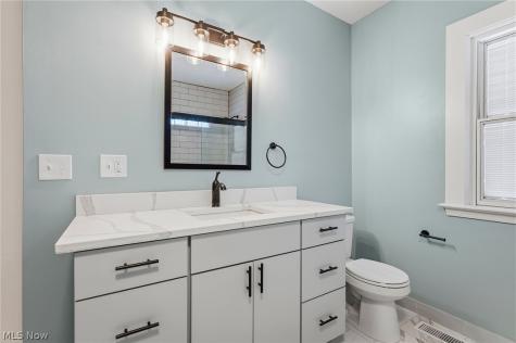 1909 W 74th Street Cleveland OH 44102