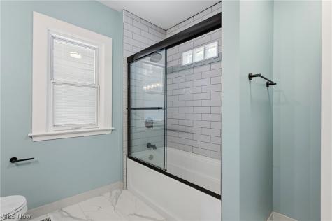 1909 W 74th Street Cleveland OH 44102