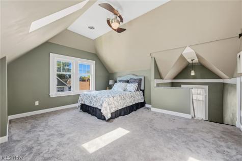 1909 W 74th Street Cleveland OH 44102