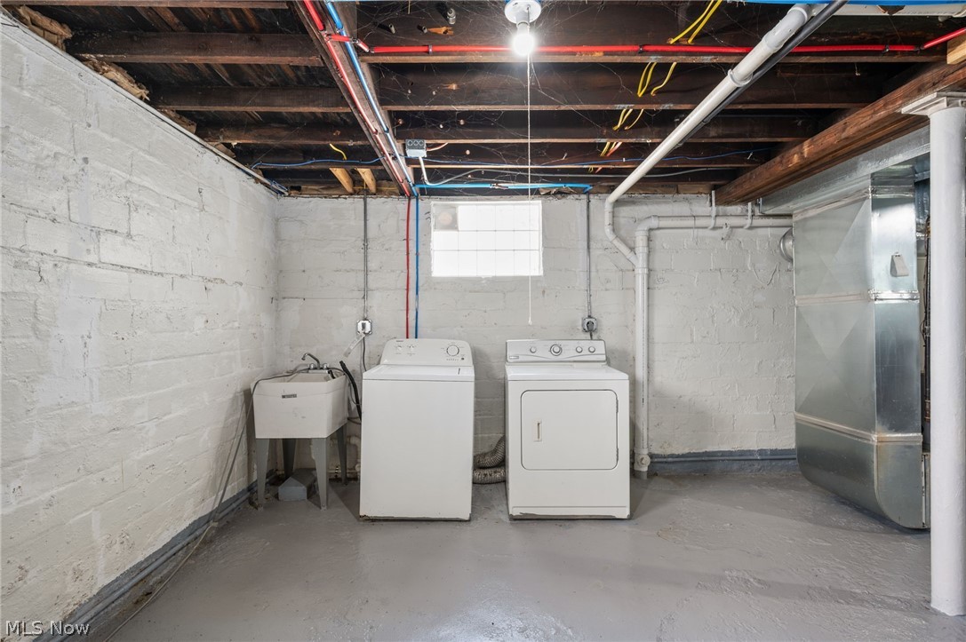 1909 W 74th Street Cleveland OH 44102