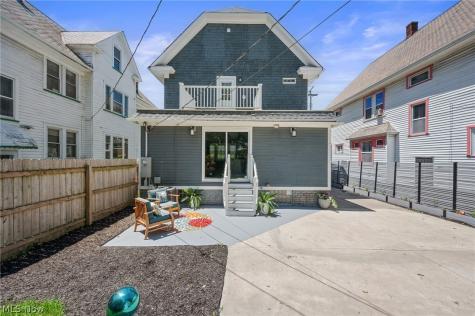 1909 W 74th Street Cleveland OH 44102