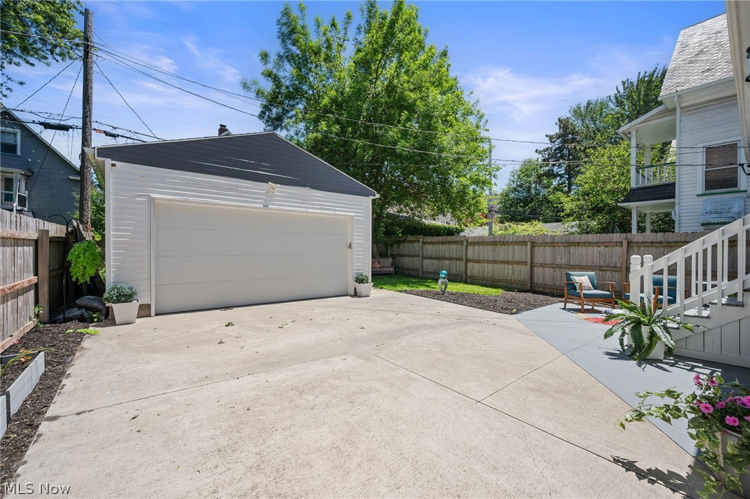 1909 W 74th Street Cleveland OH 44102