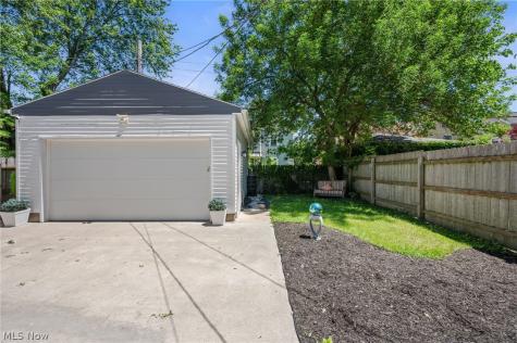 1909 W 74th Street Cleveland OH 44102