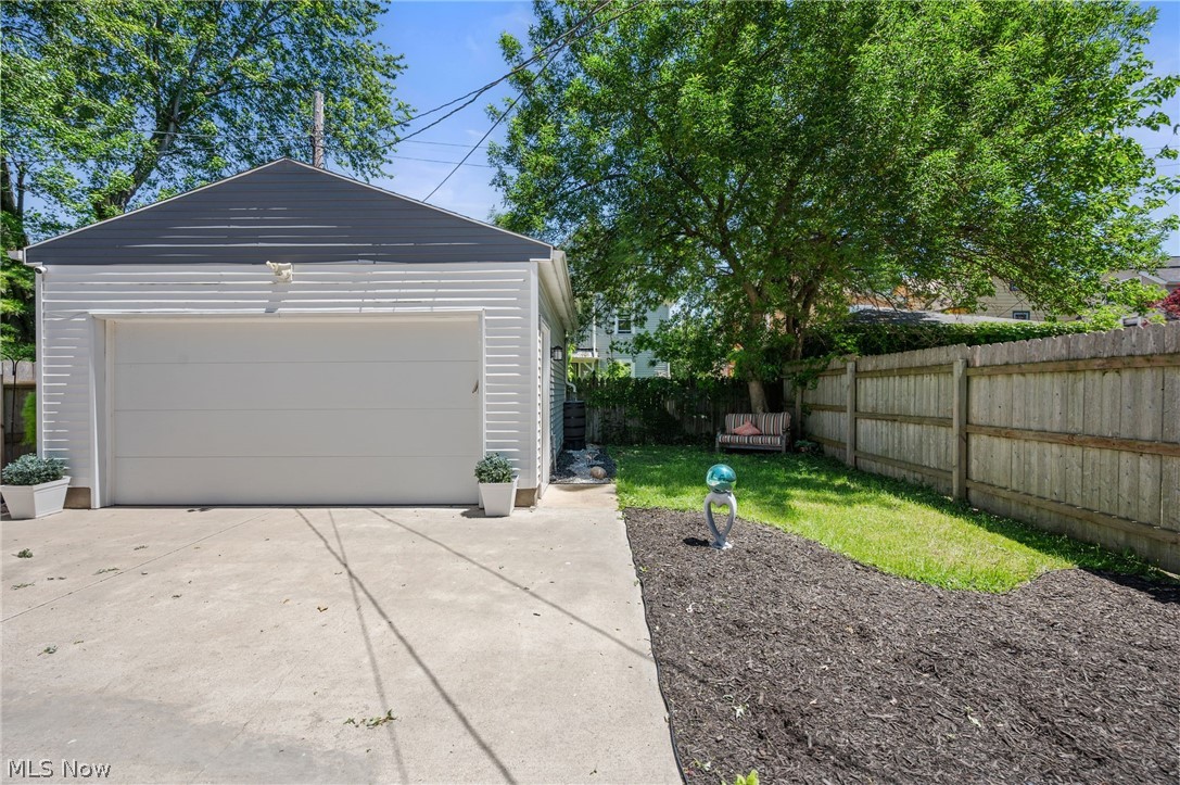 1909 W 74th Street Cleveland OH 44102