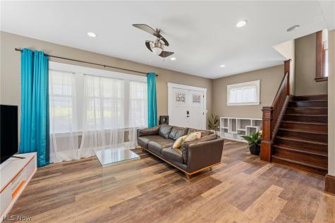 1909 W 74th Street Cleveland OH 44102