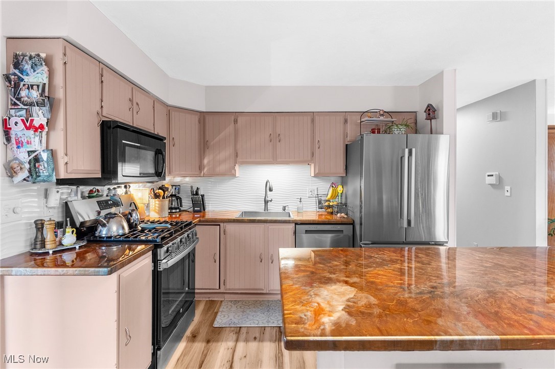 1596 Warren Avenue Niles OH 44446
