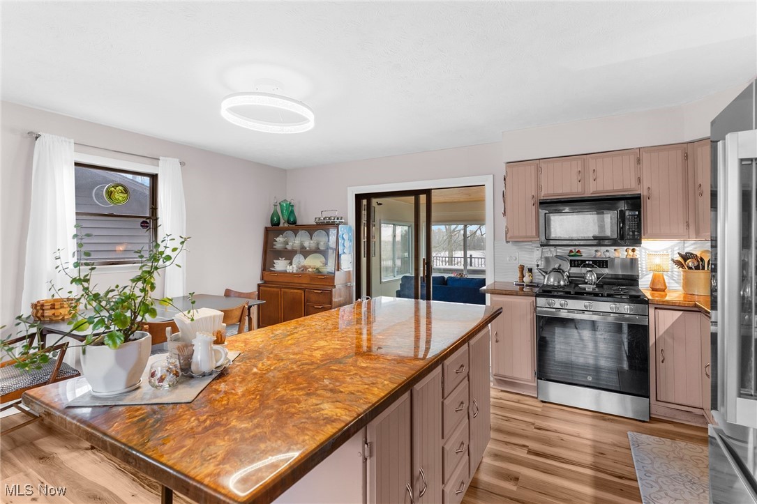 1596 Warren Avenue Niles OH 44446