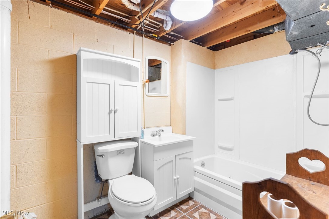 1596 Warren Avenue Niles OH 44446
