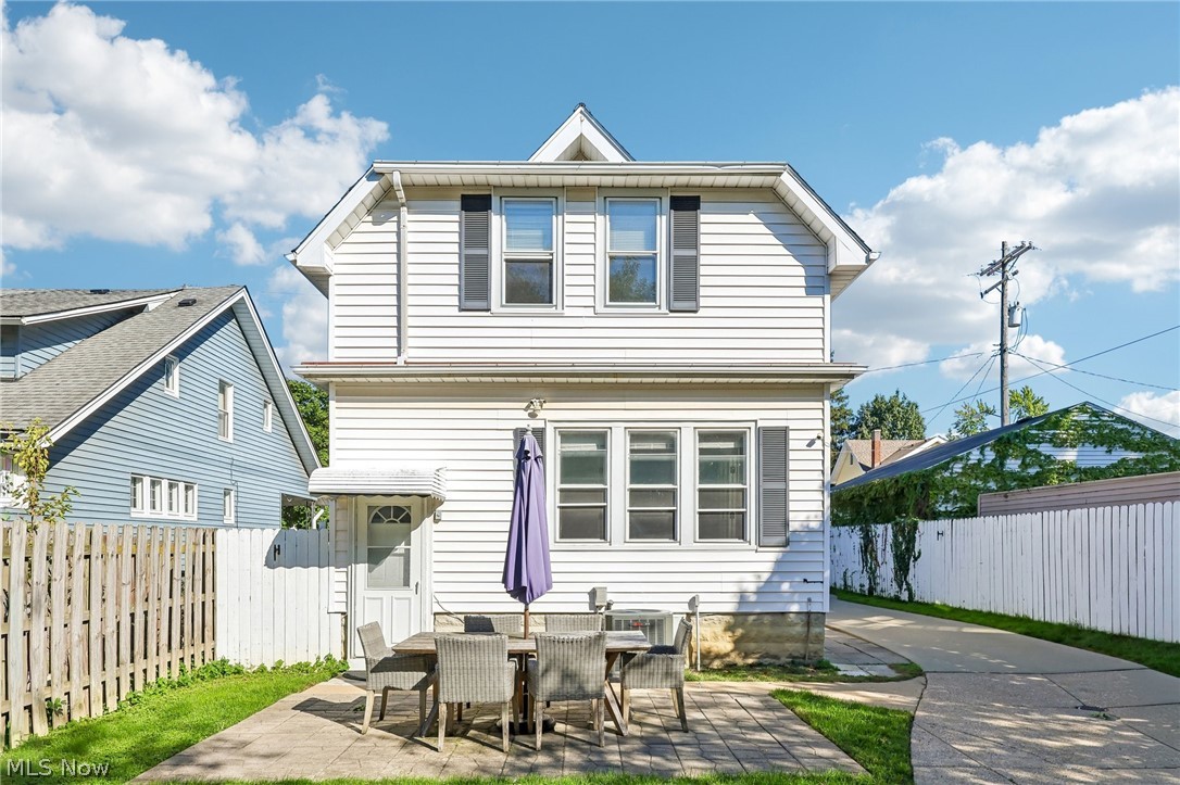 1638 Rosewood Avenue Lakewood OH 44107