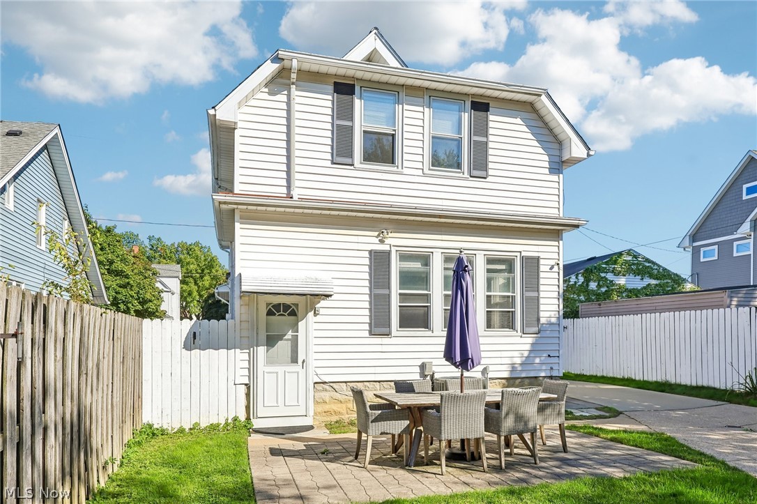 1638 Rosewood Avenue Lakewood OH 44107