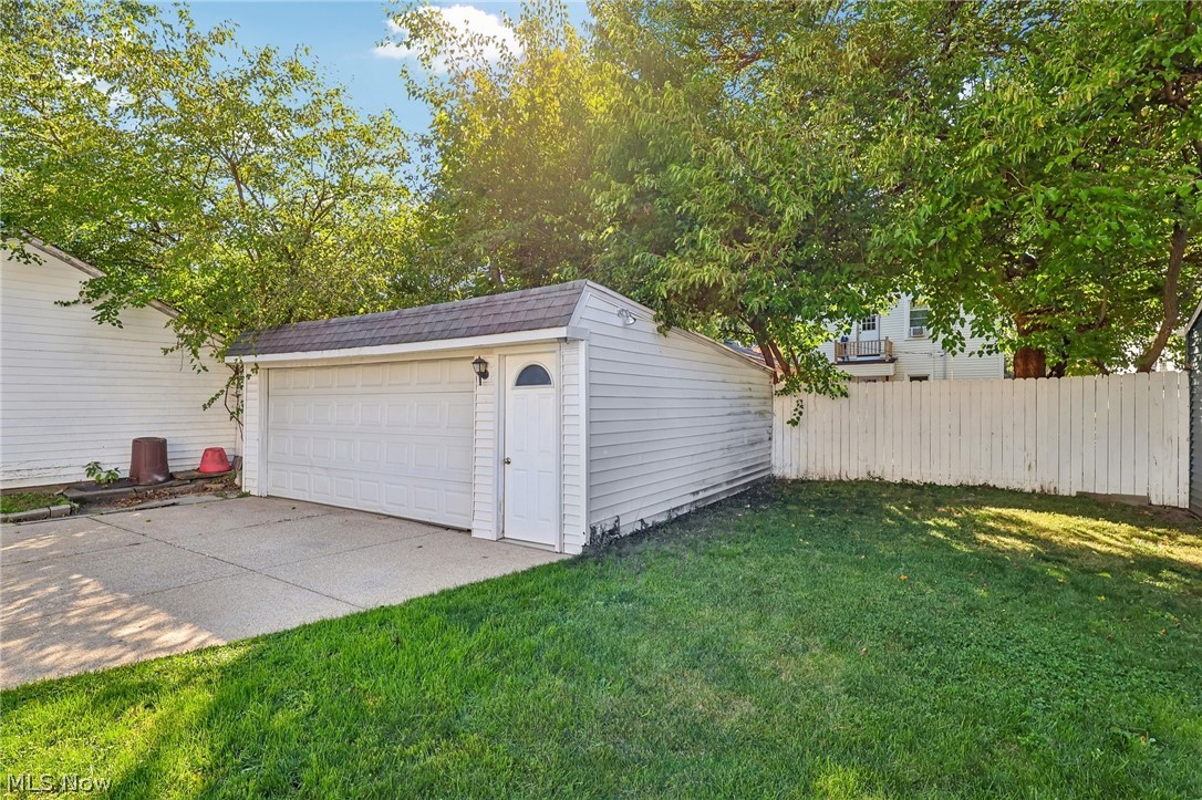 1638 Rosewood Avenue Lakewood OH 44107