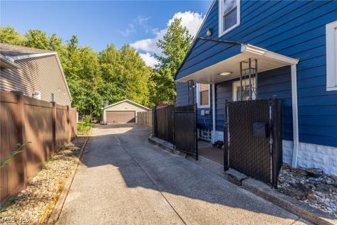 2415 E Ridgewood Drive Seven Hills OH 44131