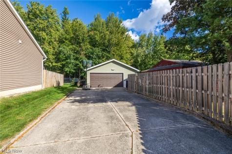 2415 E Ridgewood Drive Seven Hills OH 44131