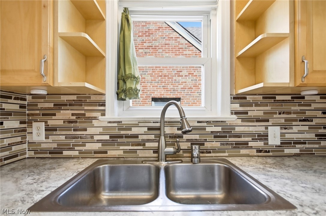 6404 Doncaster Avenue Parma OH 44129