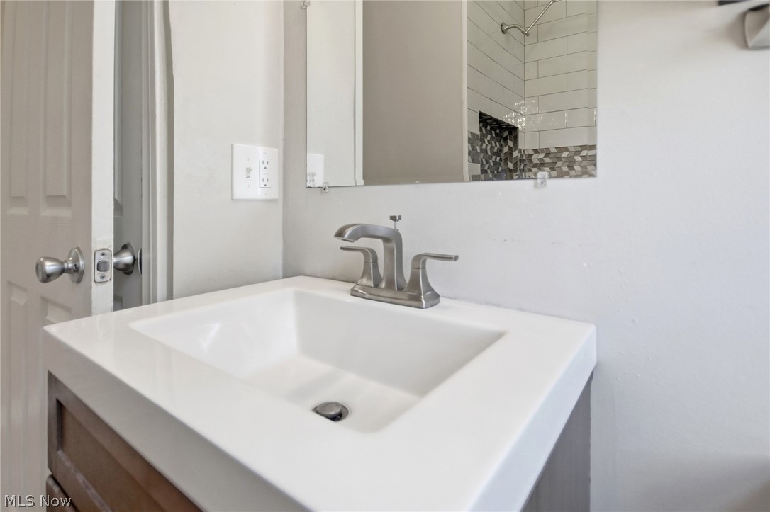 6404 Doncaster Avenue Parma OH 44129