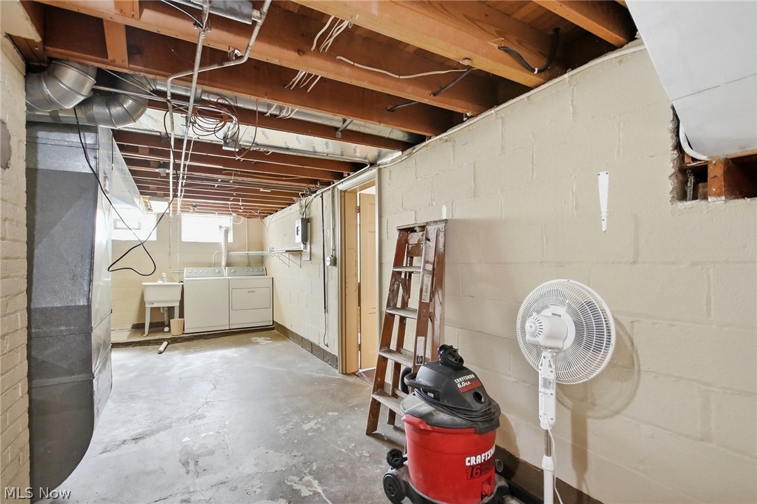 6404 Doncaster Avenue Parma OH 44129