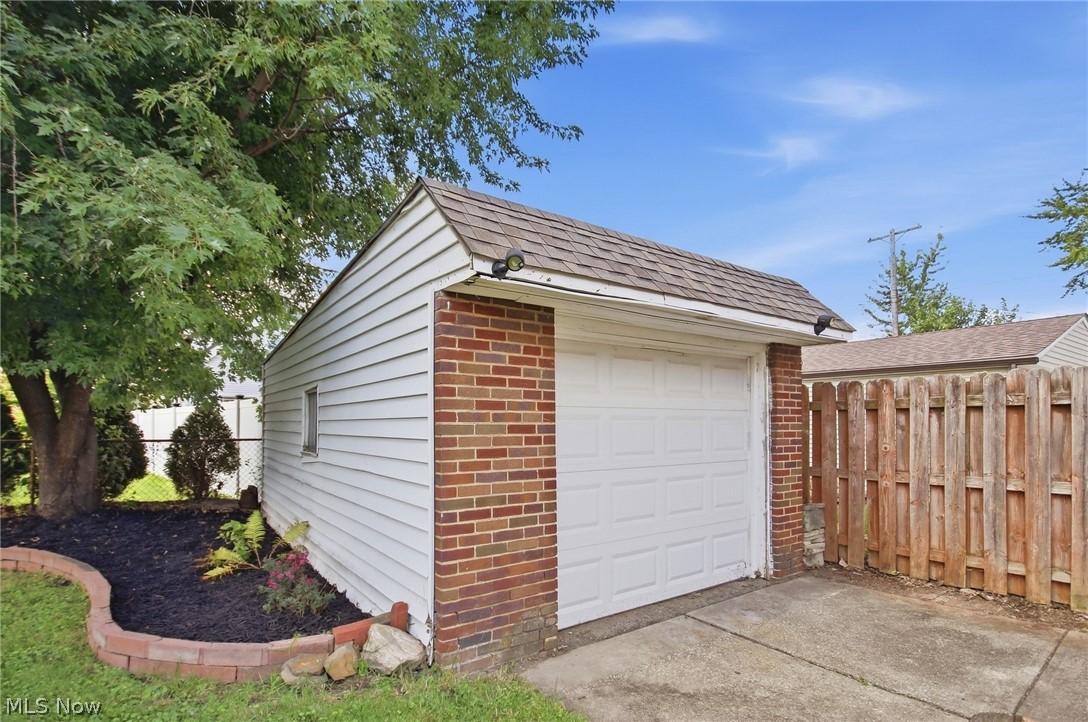 6404 Doncaster Avenue Parma OH 44129