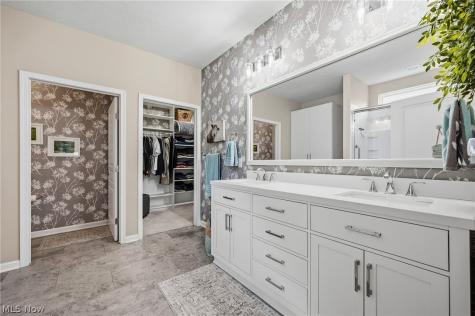 8009 Amberley Drive Mentor OH 44060