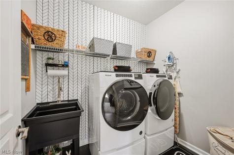 8009 Amberley Drive Mentor OH 44060