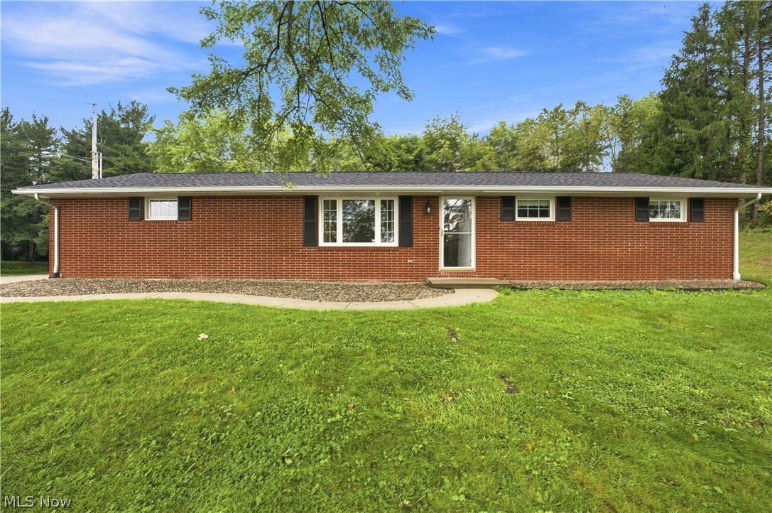 1715 Hillcrest Drive NW Dover OH 44622
