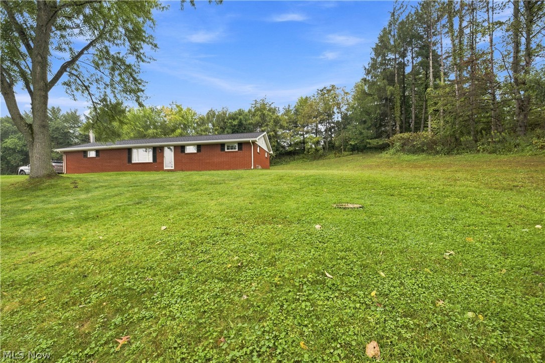 1715 Hillcrest Drive NW Dover OH 44622