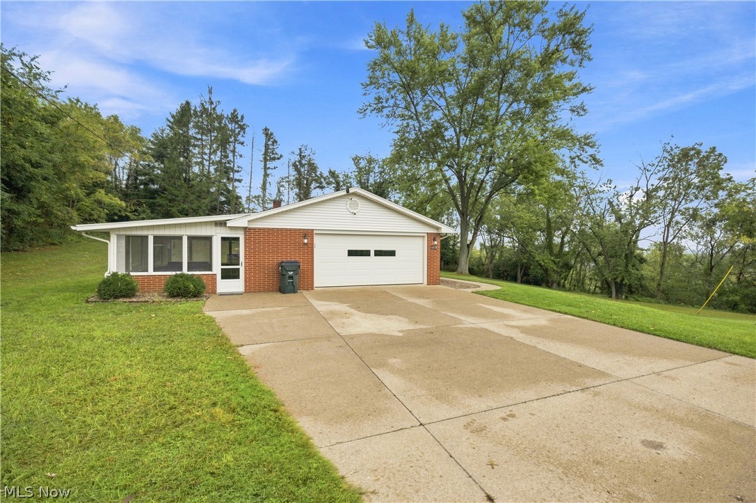 1715 Hillcrest Drive NW Dover OH 44622