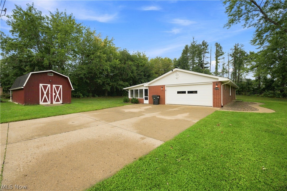 1715 Hillcrest Drive NW Dover OH 44622