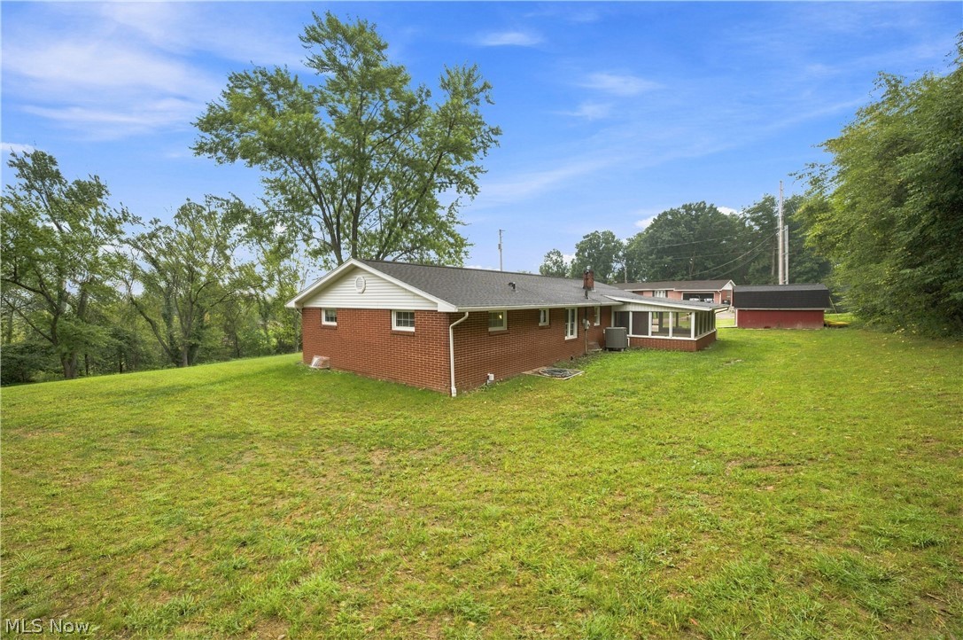 1715 Hillcrest Drive NW Dover OH 44622